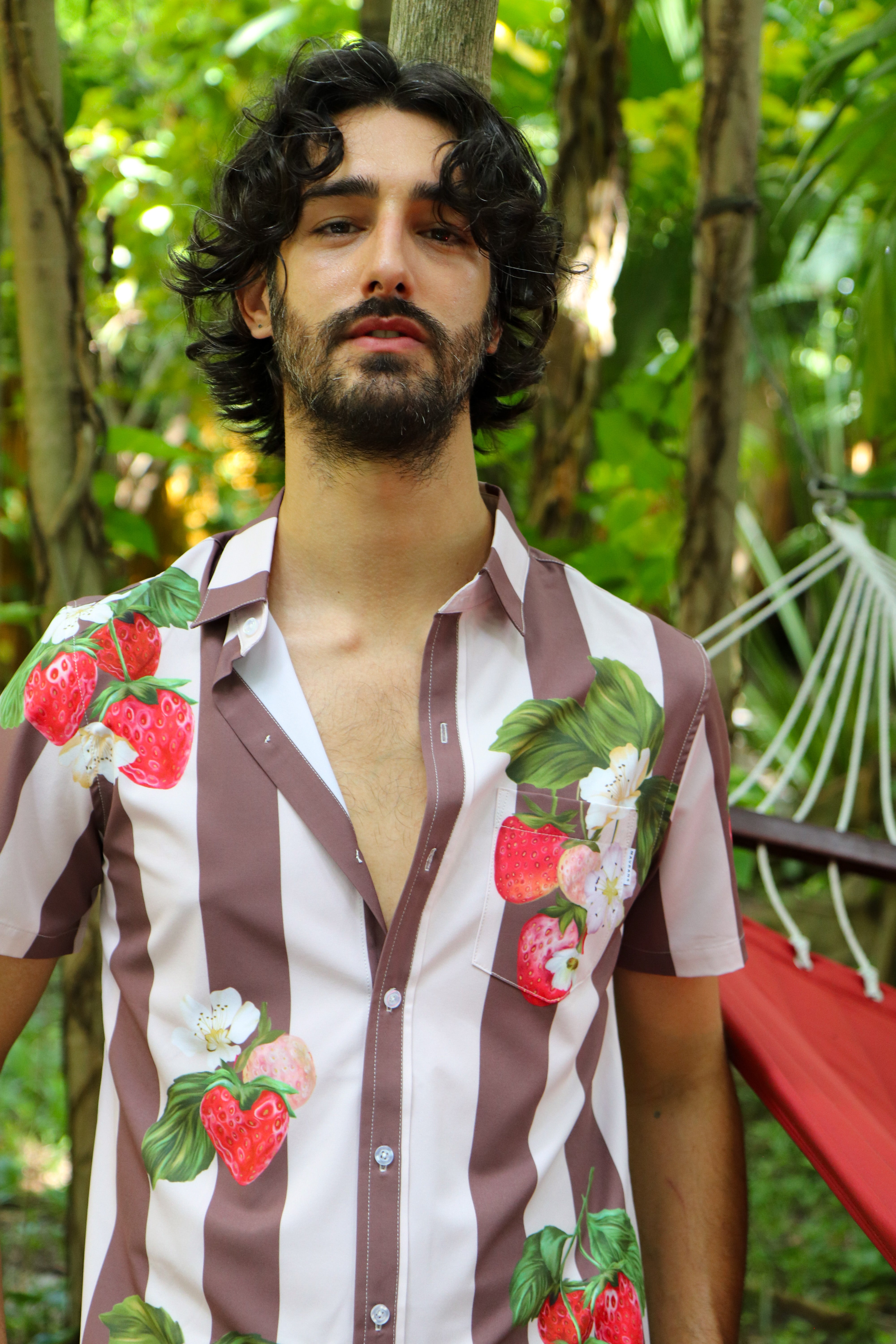 Strawberry Love Weekend Shirt – MAVRANS